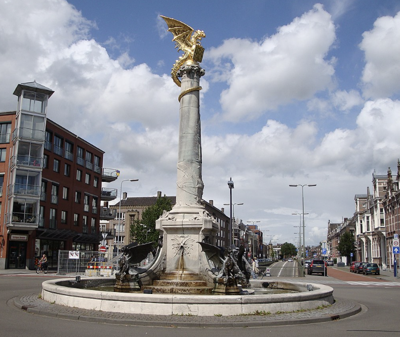 110. Fontein de Draak