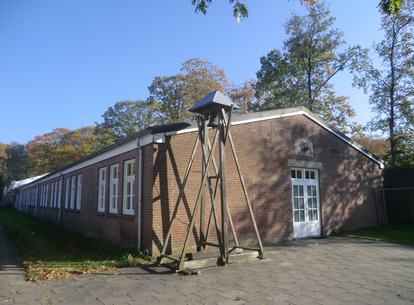 014. Barak 1B en Moluks woonoord